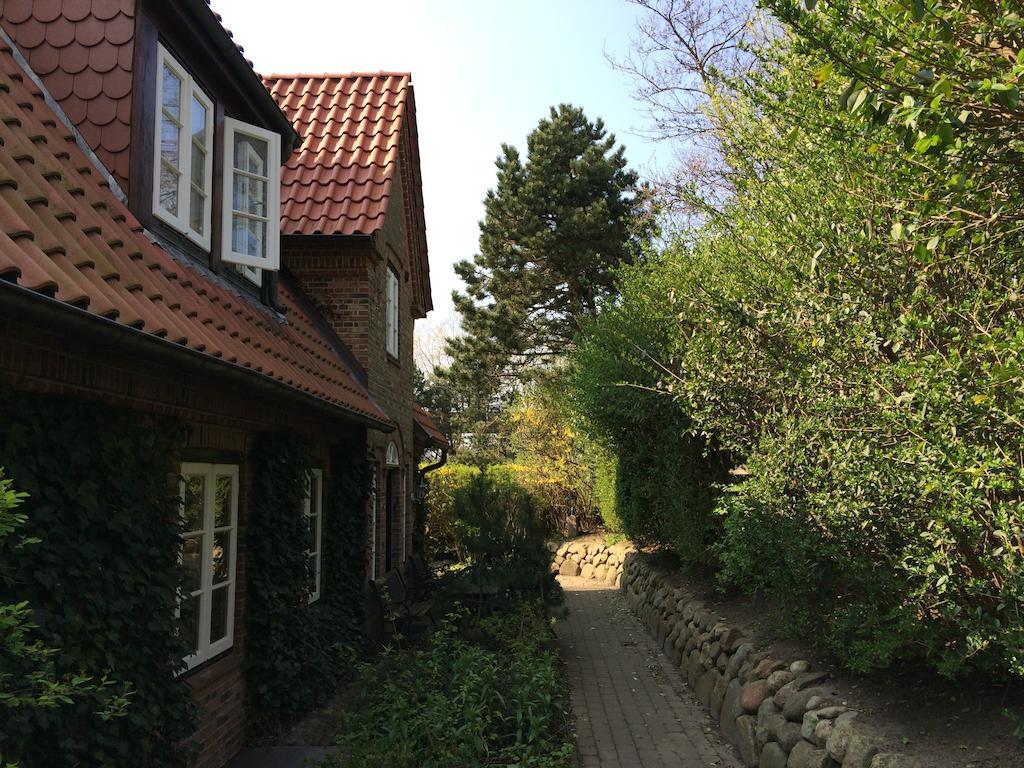 Ferienhaeuser Im Sylter Gartenweg Buitenkant foto
