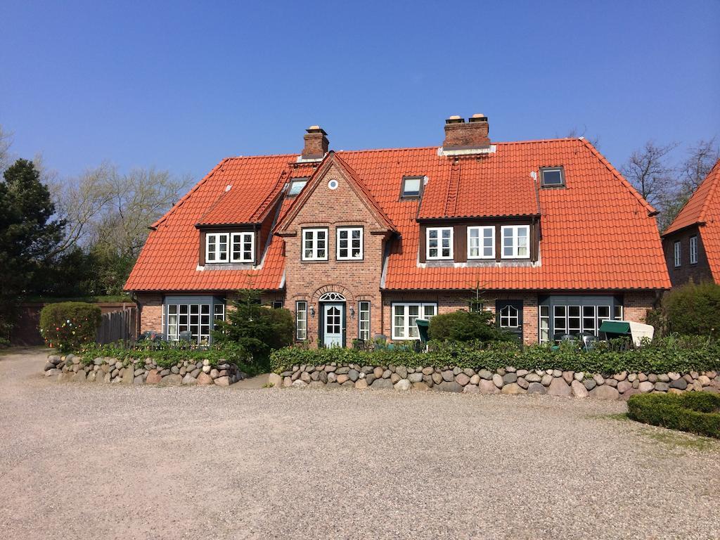 Ferienhaeuser Im Sylter Gartenweg Buitenkant foto